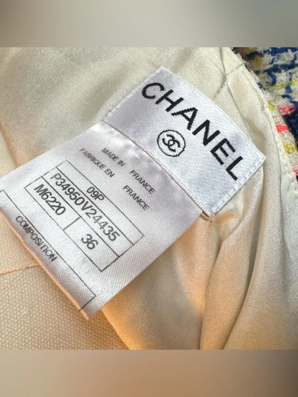 ✨🛍️ Chanel Multicolor Wool Tweed Plaid Skirt - Size 4 - Picture 4 of 6